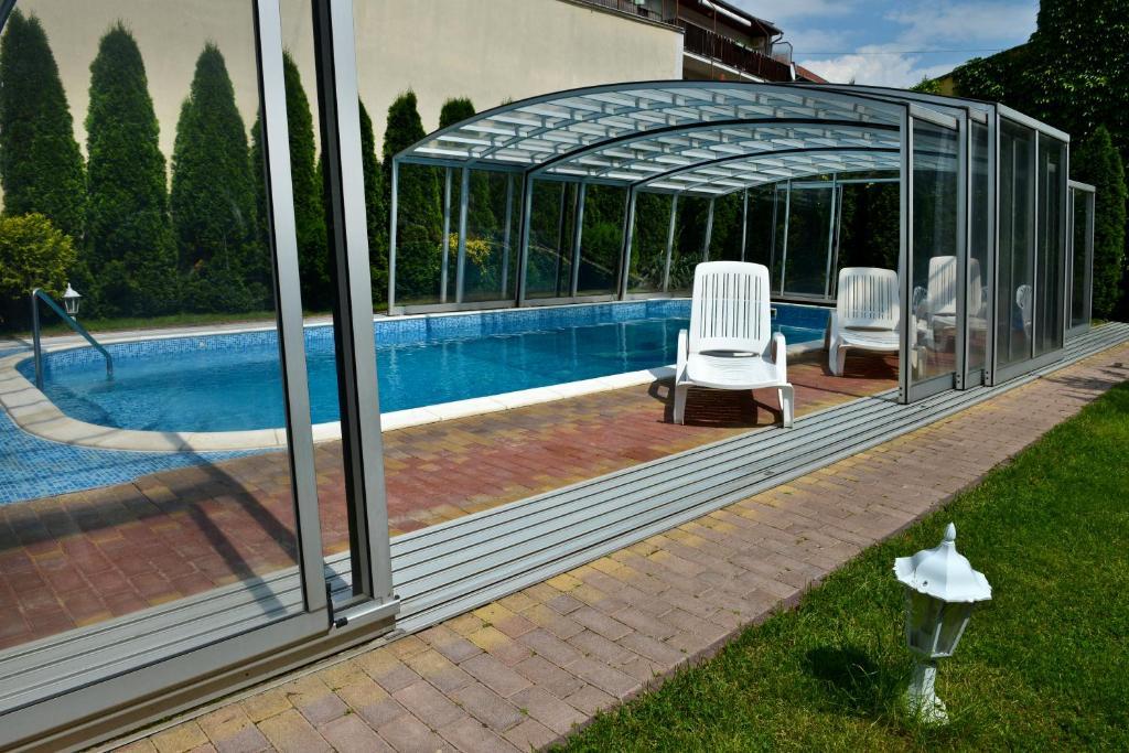 Bl Luxus Apartman Сегед Экстерьер фото