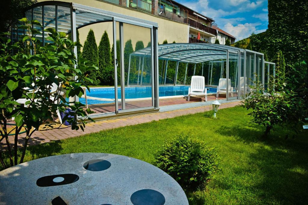 Bl Luxus Apartman Сегед Экстерьер фото