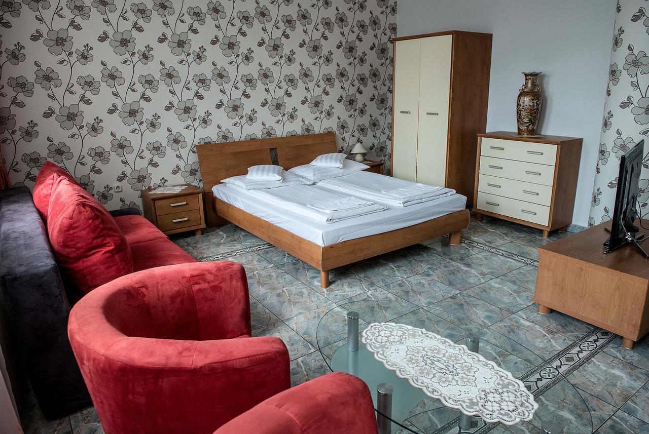 Bl Luxus Apartman Сегед Экстерьер фото
