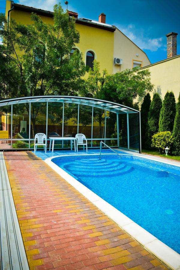 Bl Luxus Apartman Сегед Экстерьер фото