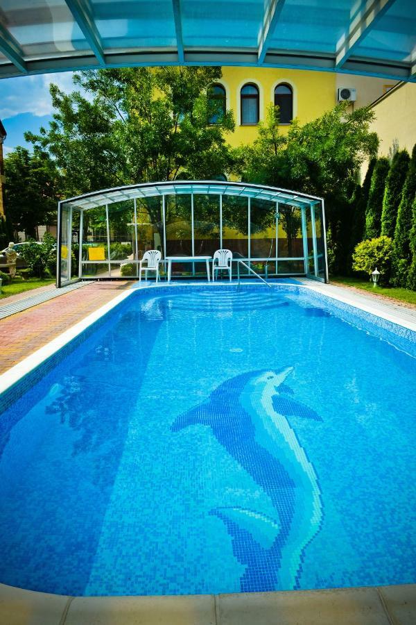 Bl Luxus Apartman Сегед Экстерьер фото